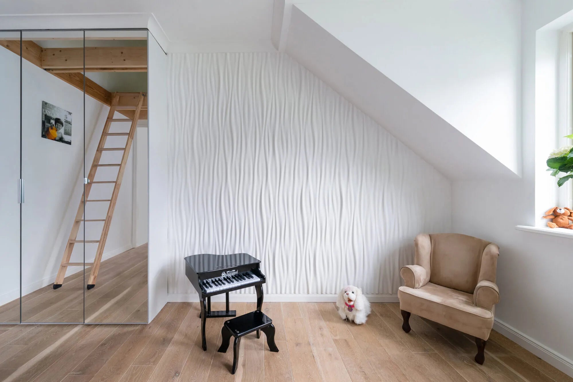 LIQUID 3D wall panels ARSTYL® seen in a luxurious interior with sophisticated, smooth curves | DecorMania UK